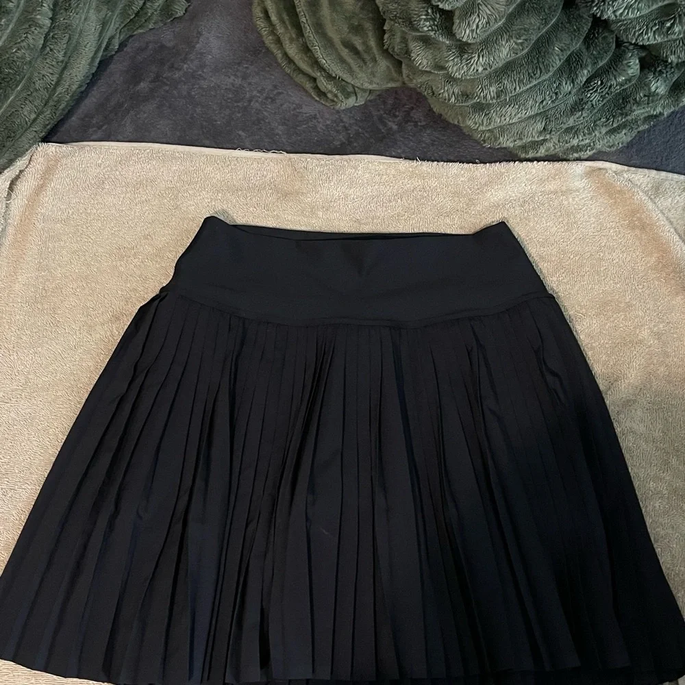 ALO Yoga Black A-Line Pleated Skirt